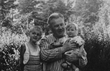 Дедушка с внуками. 1955 г.